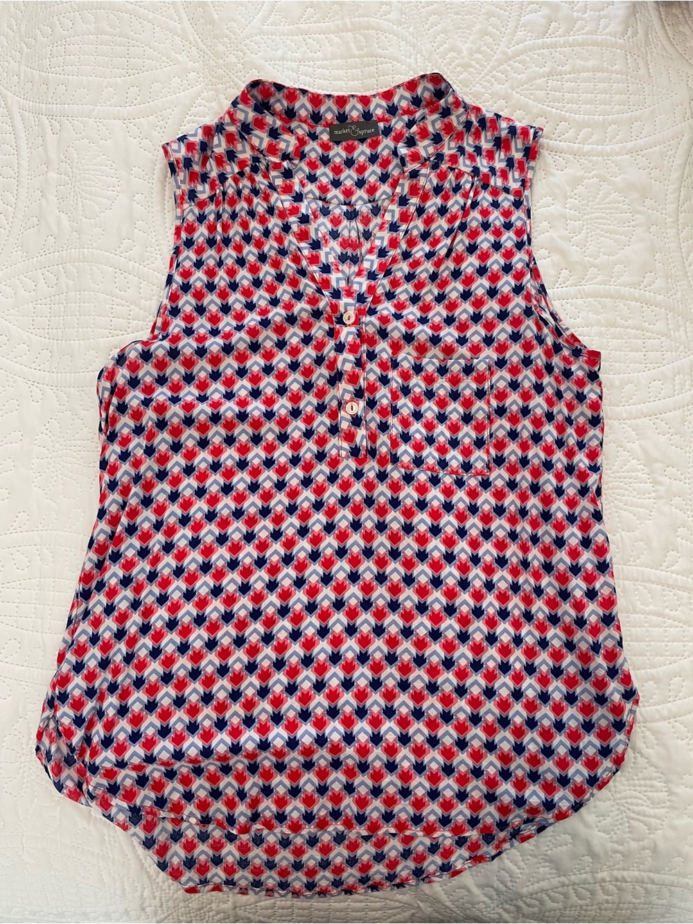 Market & Spruce Sleeveless Geometric Print Blouse - Red & Blue
